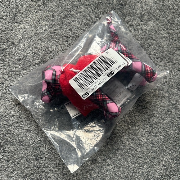 2025 Victoria’s Secret PINK Holiday Mini Dog – Limited Edition Collectible New - Picture 3 of 3